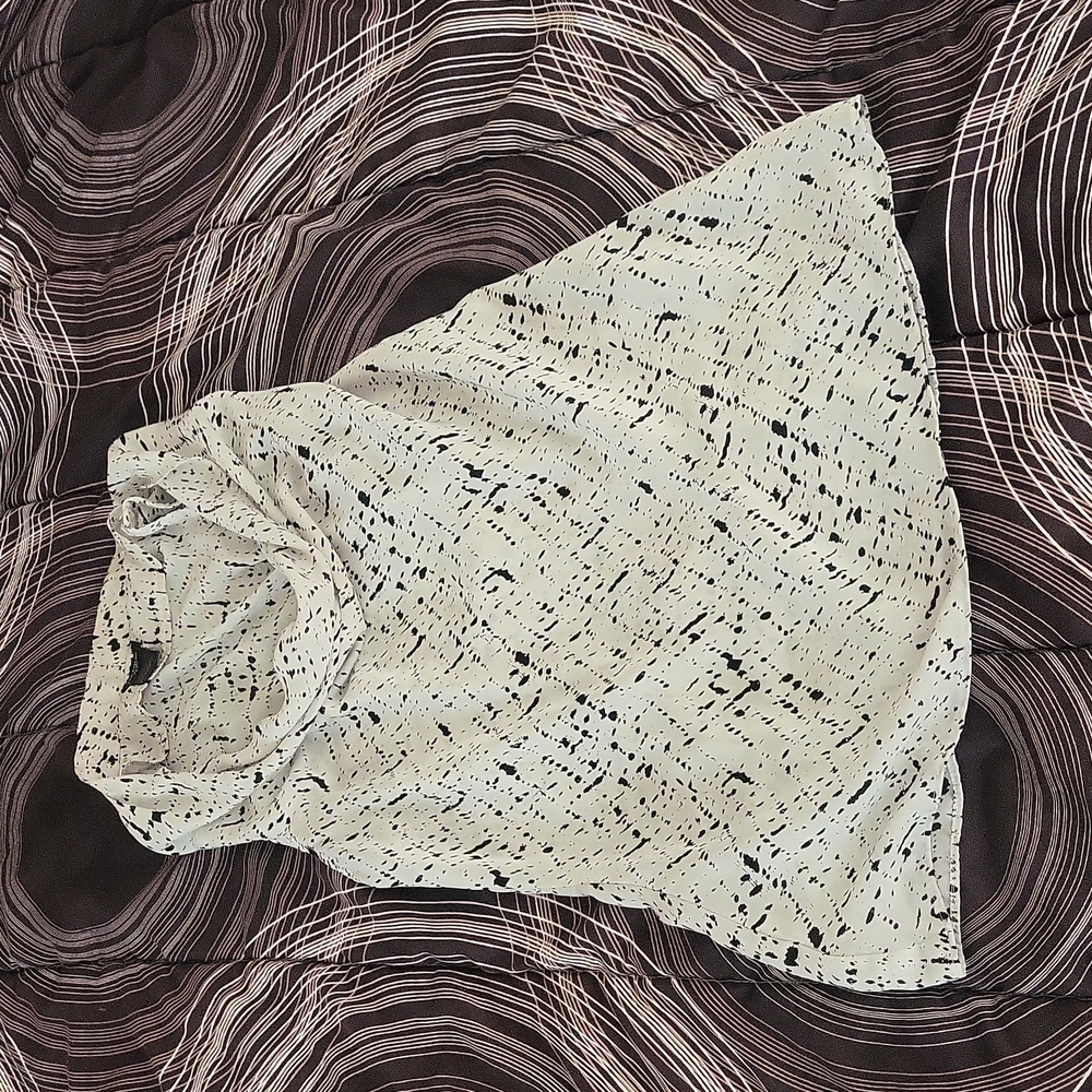 Summer sleevless shirt black and whit patterns